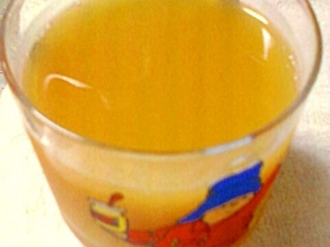 爽やかでちょっと甘い紅茶のオレンジジュース割り